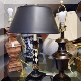 D19. Table lamps. 